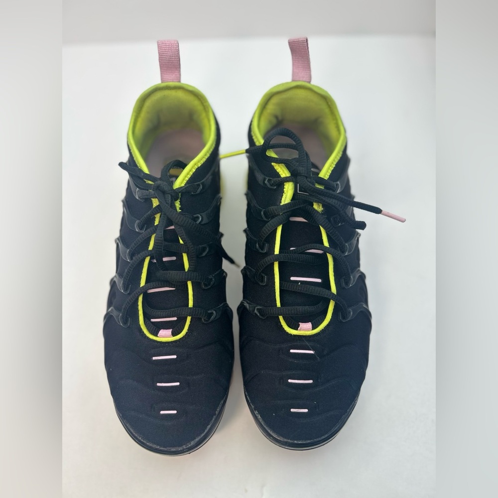 nike vapormax plus black, neon yellow, pink Size 7.5